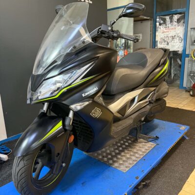 J 125